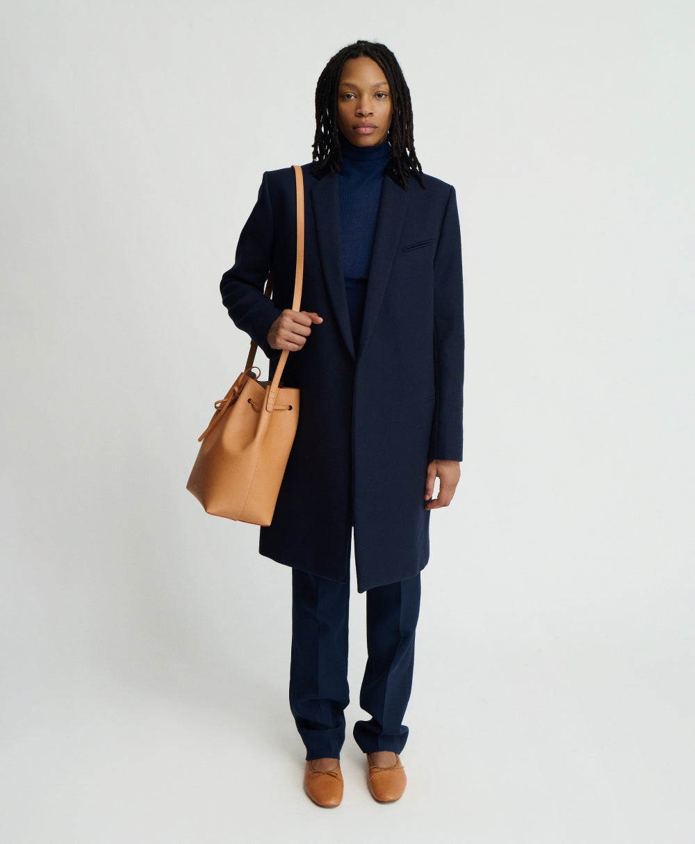 What shade of blue is discount the mansur gavriel elegant bag