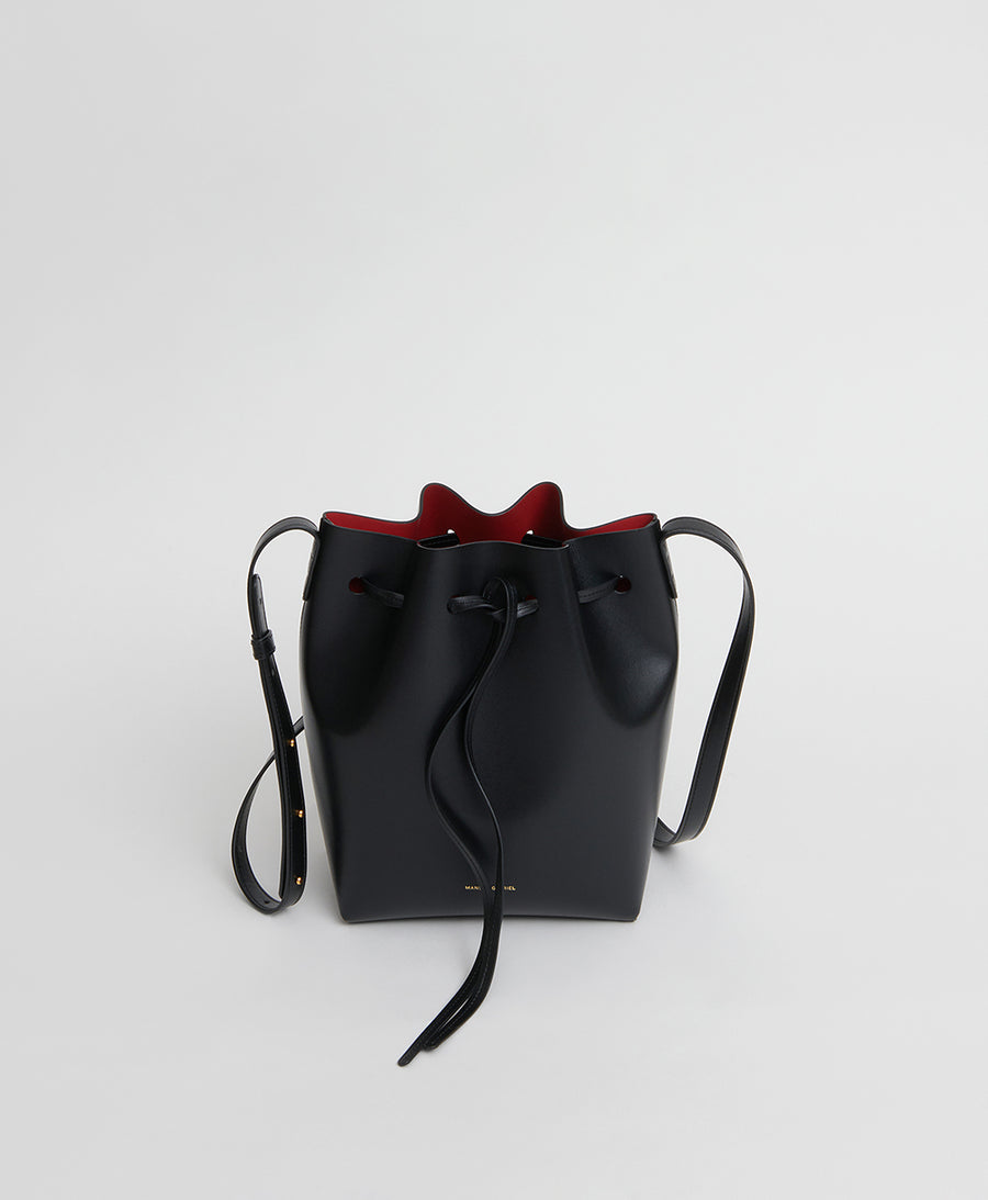Mansur Gavriel bucket bag - Thanks To Fashion  Mansur gavriel bucket bag,  Fashion, Bucket bag street style